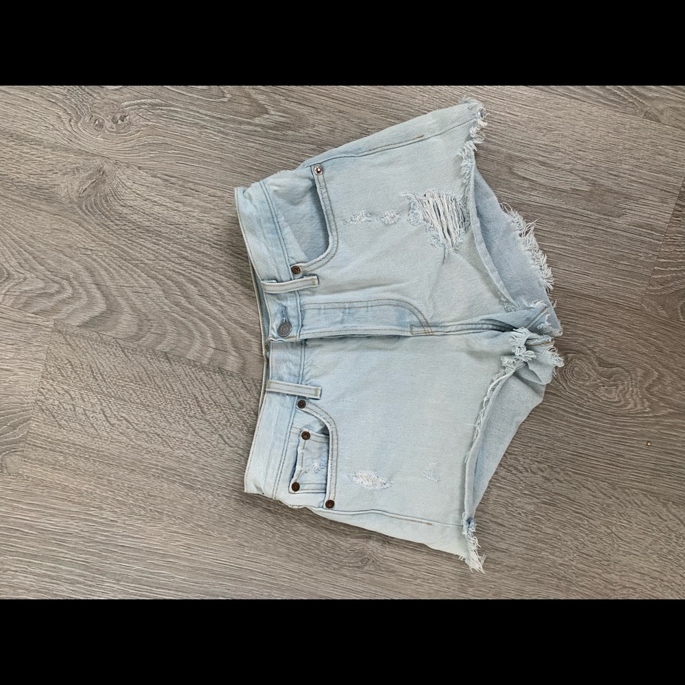 Levi’s Jean Shorts - Picture 2 of 2